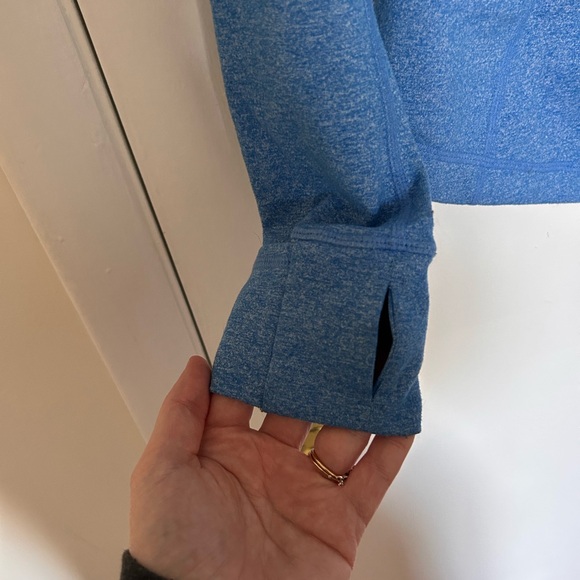 Lululemon jacket - best for size Small - Picture 3 of 4